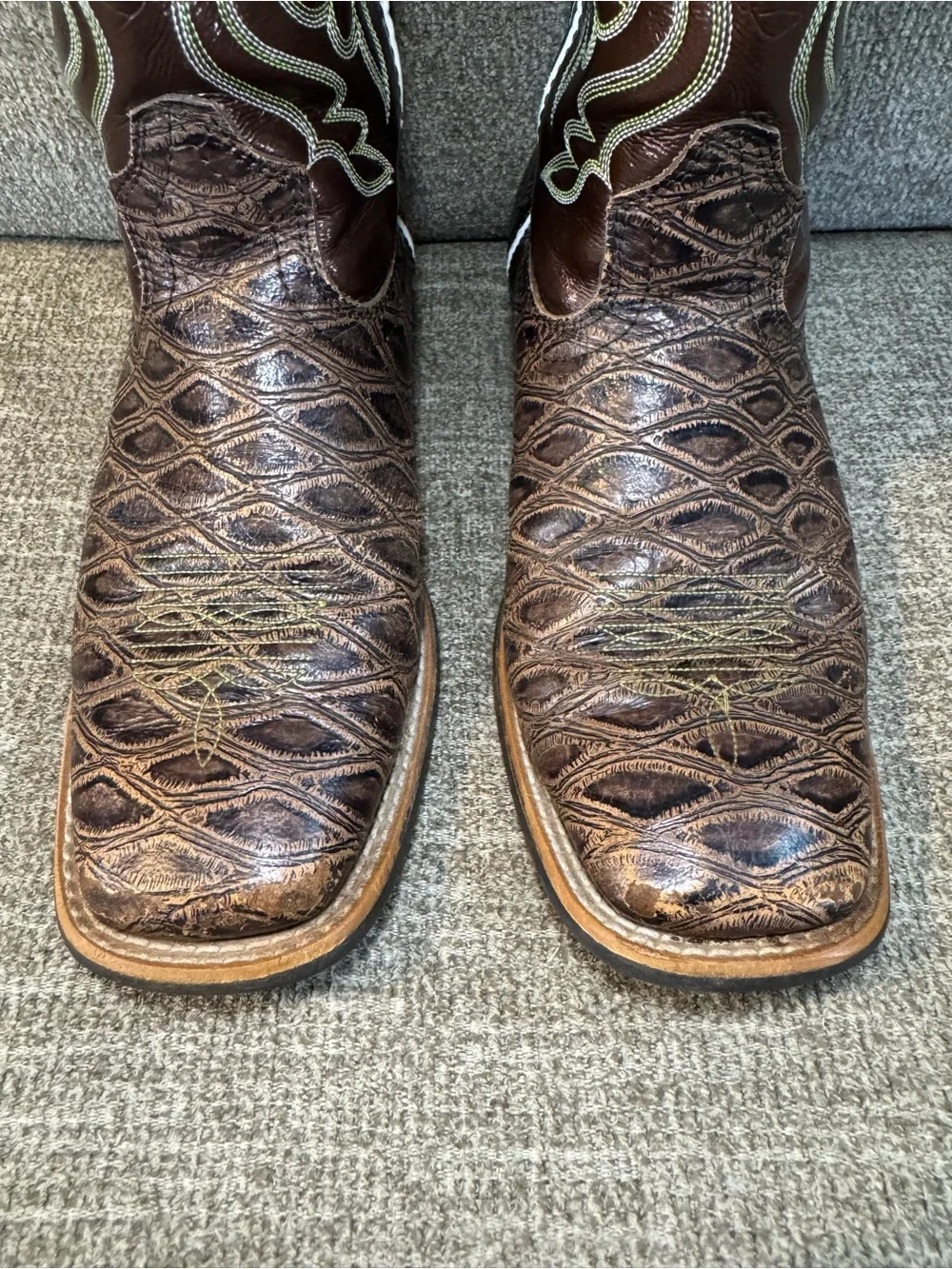 Ariat youth or kids cowboy brown/green stitching boots style: 1006728 size 4
